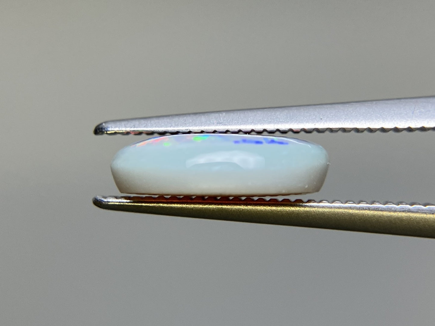 ブラックオパール 天然 1.978ct 中央宝石ソーティング付き 10.6㎜×8.7㎜×3.1㎜ ルース（ 裸石 ） 5132K
