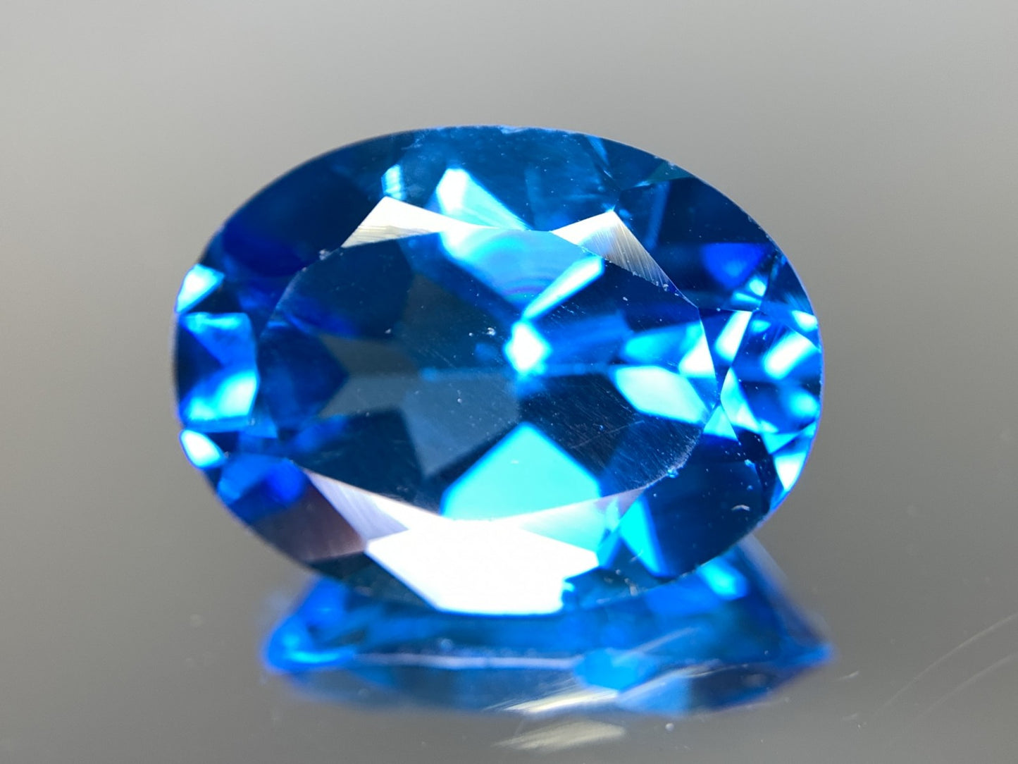 ブルートパーズ 天然 21.107ct 宝石ソーティング付き 20.0㎜×14.9㎜×10.0㎜ ルース（ 裸石 ） 6788Y