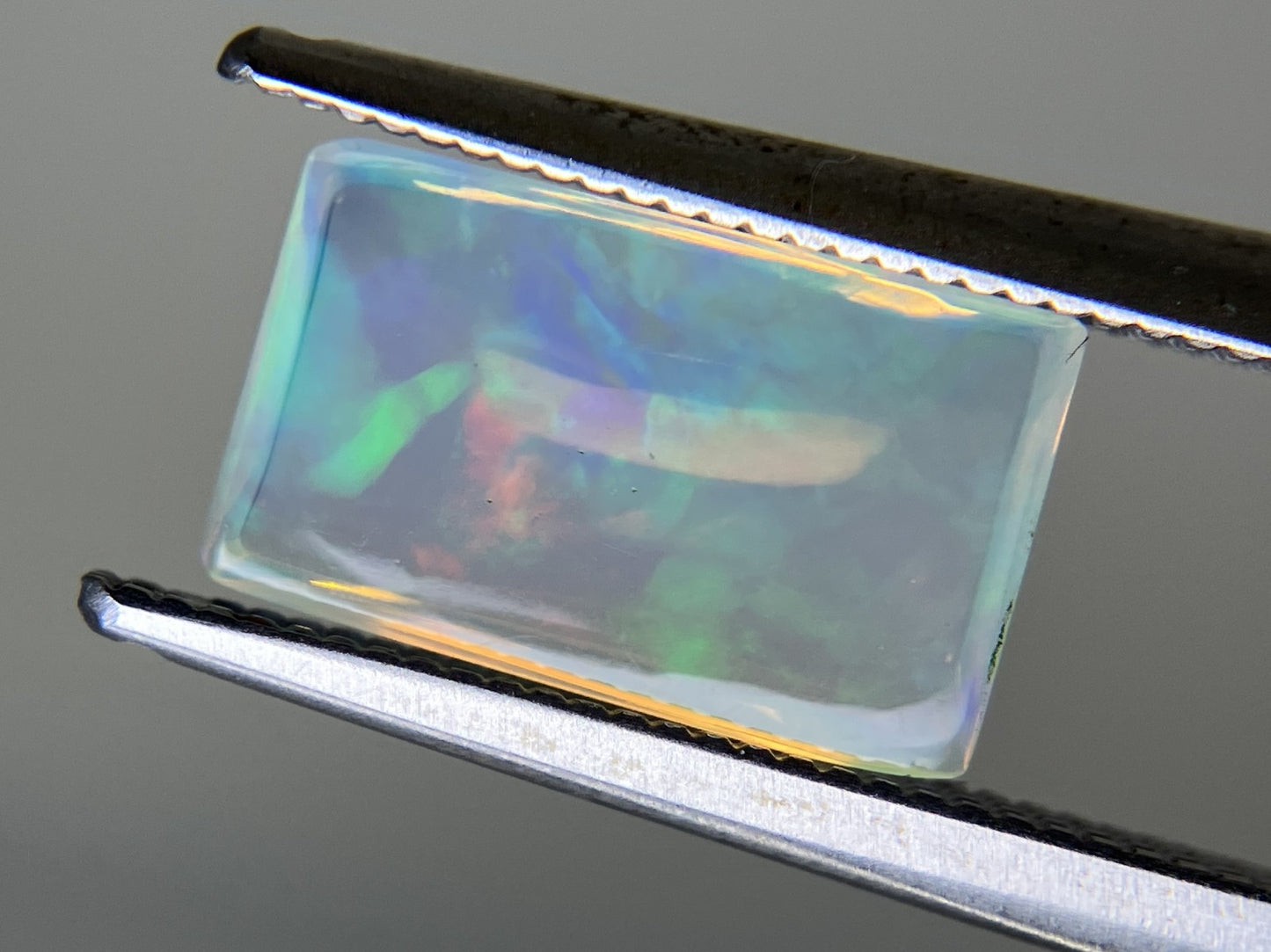 オパール 1.607ct 宝石ソーティング付き  11.2㎜×6.7㎜×3.5㎜  ルース（ 裸石 ） 3910YY