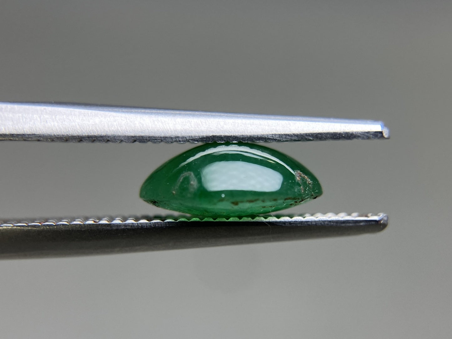 ひすい（ヒスイ 翡翠） 天然 1.823ct 宝石ソーティング付き 8.6㎜×7.0㎜×3.5㎜ ルース（ 裸石 ） 7029YY