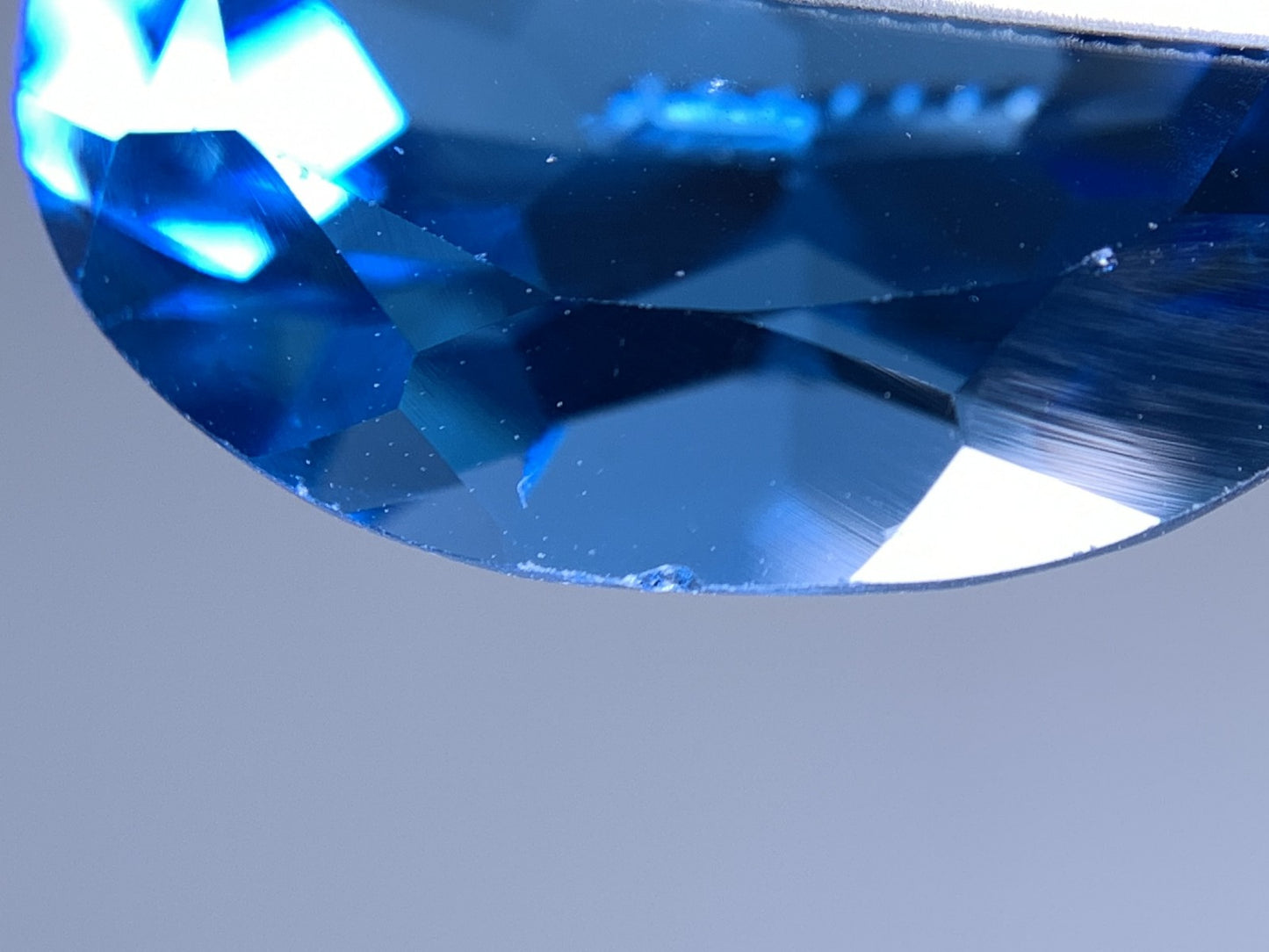 ブルートパーズ 天然 21.107ct 宝石ソーティング付き 20.0㎜×14.9㎜×10.0㎜ ルース（ 裸石 ） 6788Y