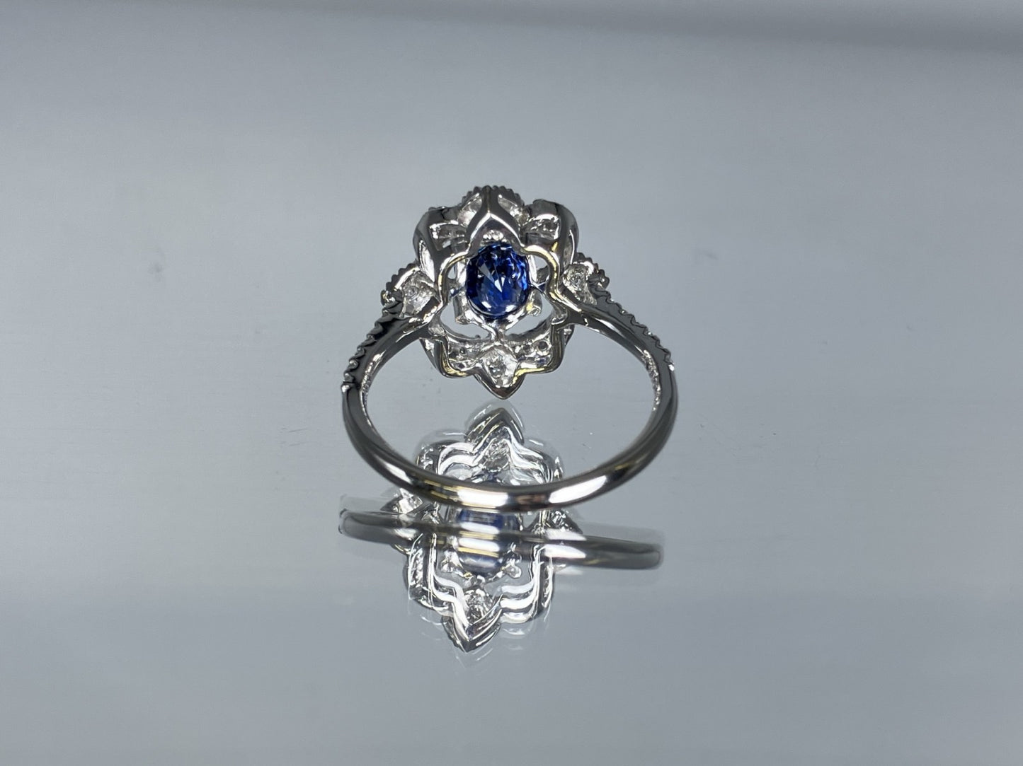 サファイア 1.59ct ロイヤルブルー royal blue AIGS鑑別書 D0.33ct PT900 5.1g 指輪 （JP13号） サイズ直し無料 8266K