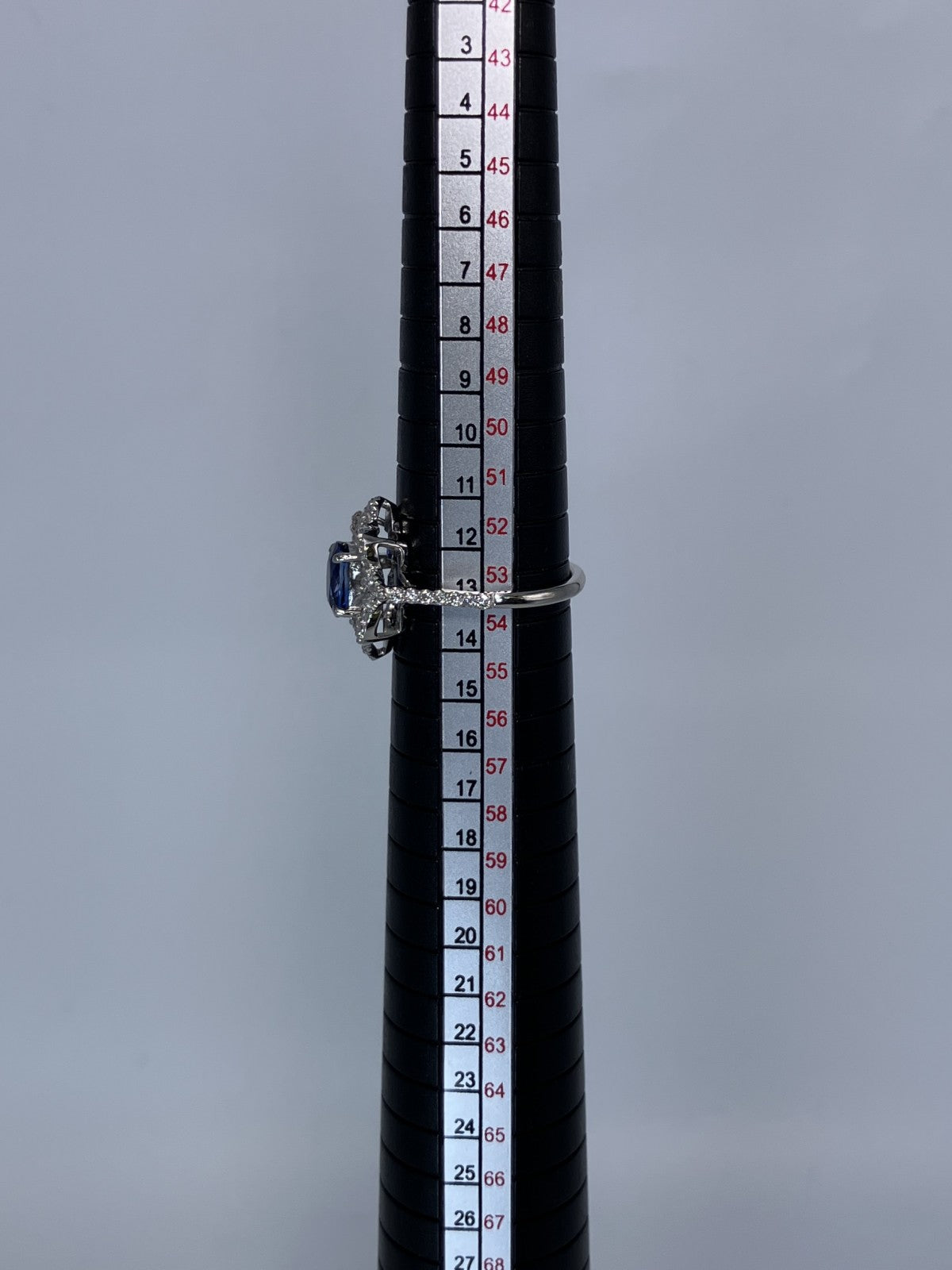 サファイア 1.59ct ロイヤルブルー royal blue AIGS鑑別書 D0.33ct PT900 5.1g 指輪 （JP13号） サイズ直し無料 8266K