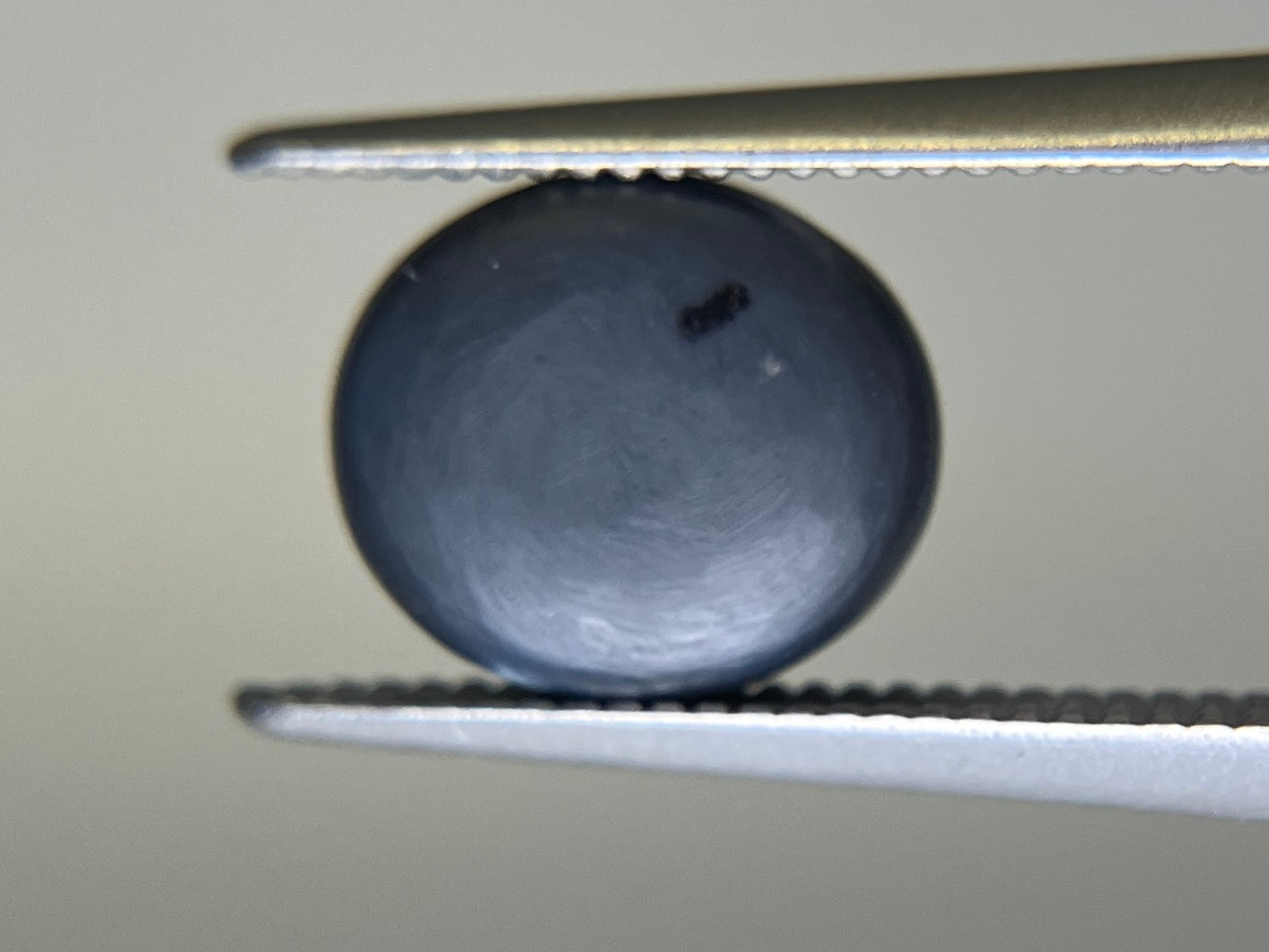 ブラックオパール 天然 1.321ct 中央宝石ソーティング付き 8.5㎜×7.4㎜×3.0㎜ ルース（ 裸石 ） 5089K