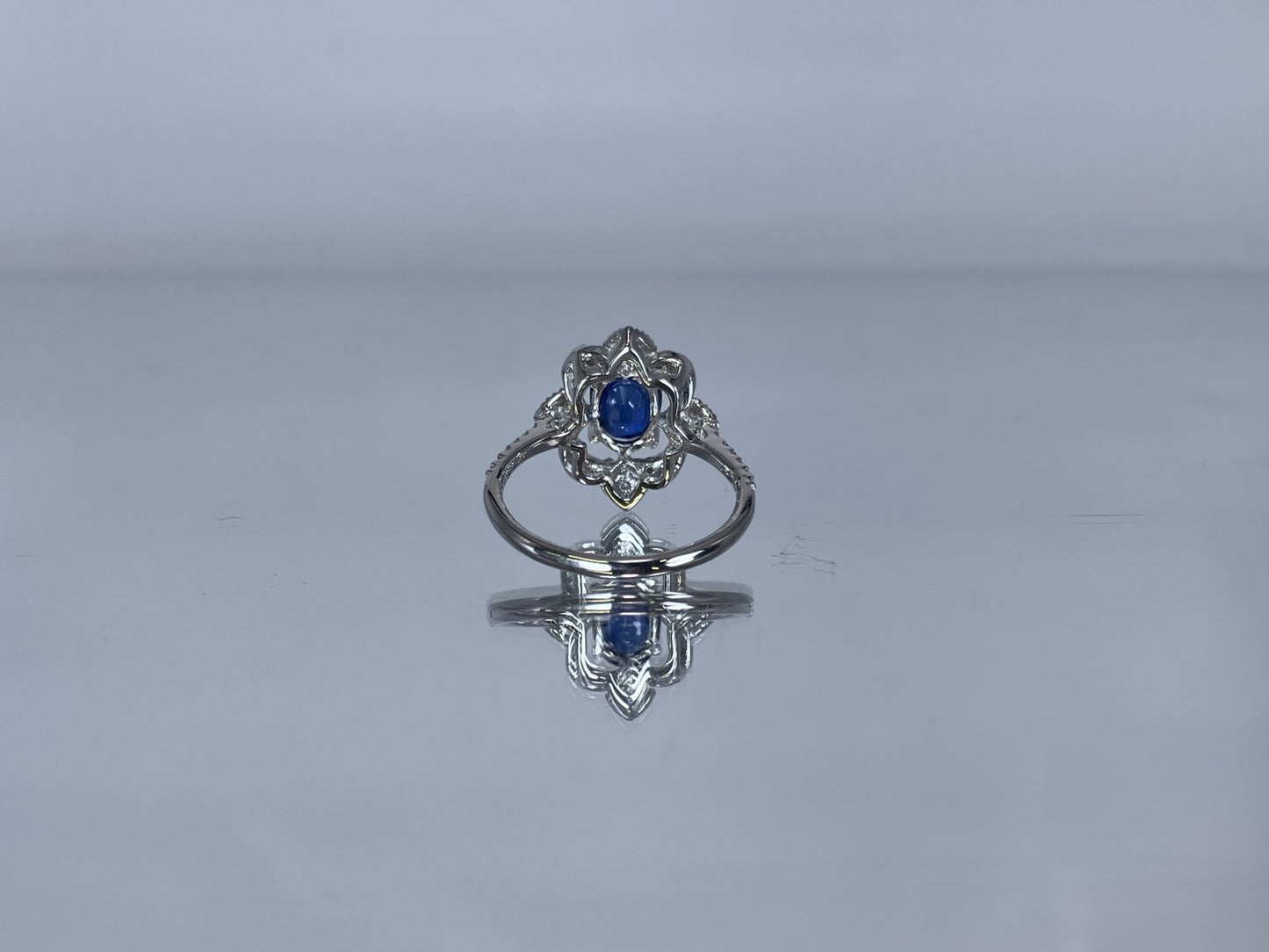サファイア 1.34ct ロイヤルブルー royal blue AIGS鑑別書 D0.33ct PT900 5.2g 指輪 （JP13号） サイズ直し無料 8591K