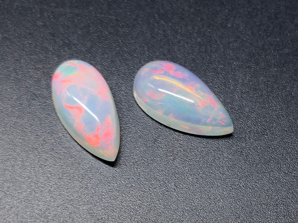 オパール(ペアセット) 2.330ct/2.490ct 宝石鑑別書付き  14.0㎜×6.9㎜×5.1㎜/14.0㎜×6.9㎜×5.5㎜ 天然 ルース（ 裸石 ） 4992Y