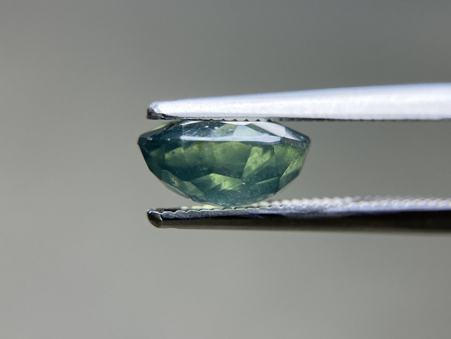 ジルコン 天然 2.871ct 宝石ソーティング付き 8.8㎜×6.8㎜×4.3㎜ ルース（ 裸石 ） 7040YY