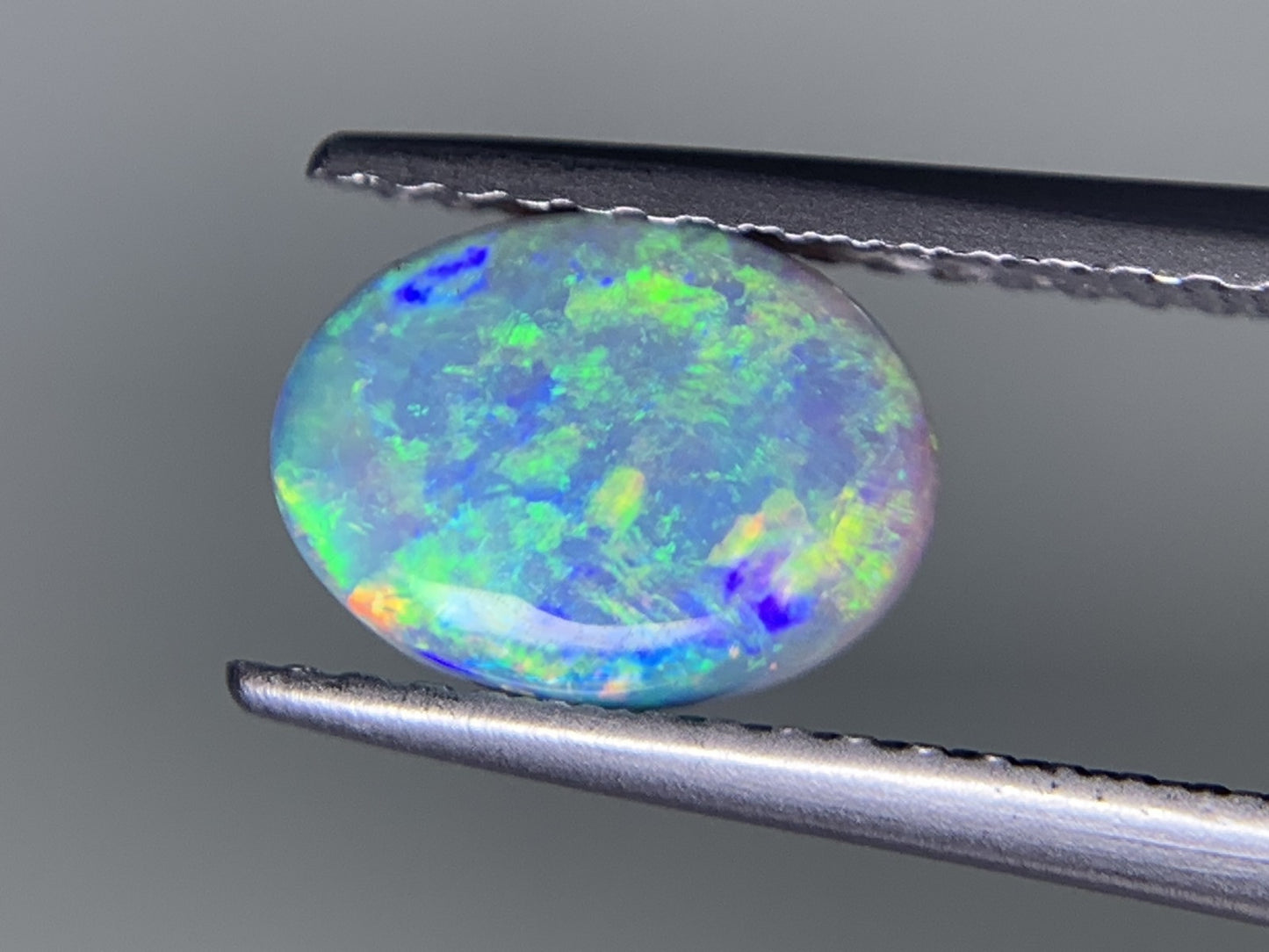 ブラックオパール 0.959ct  宝石ソーティング付き  8.5㎜×6.3㎜×2.7㎜  ルース（ 裸石 ） 1866Y