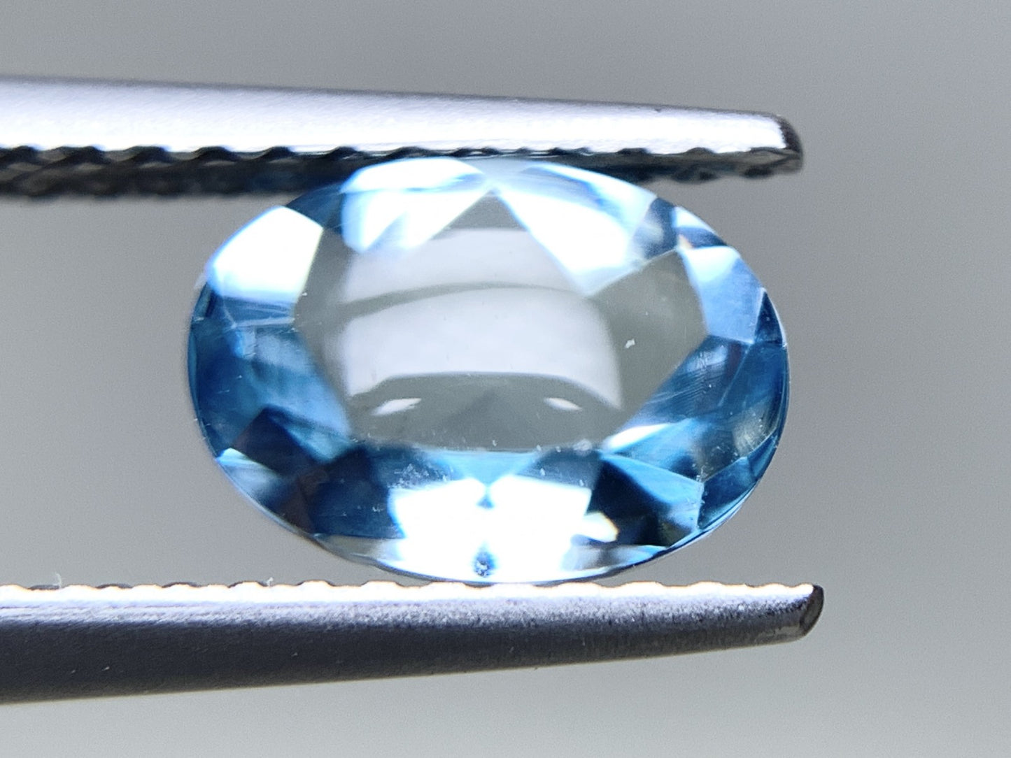 アクアマリン 天然 1.172ct 宝石ソーティング付き 7.9㎜×6.0㎜×4.2㎜ ルース（ 裸石 ） 6785Y