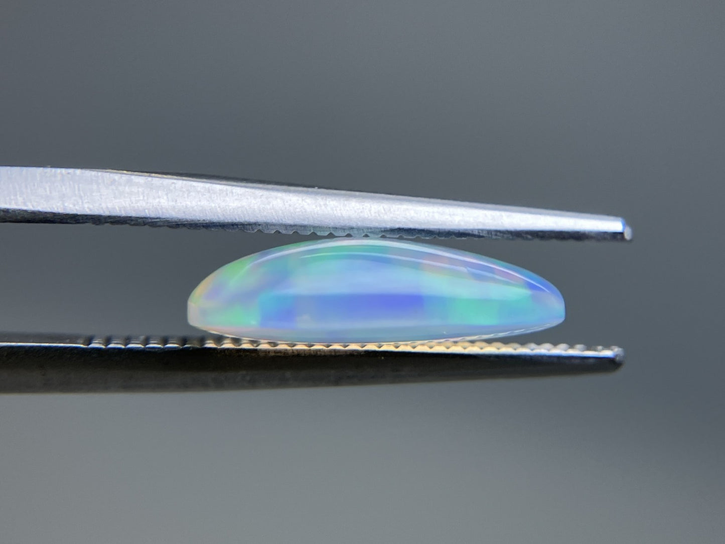 オパール 1.790ct 宝石ソーティング付き  12.6㎜×7.1㎜×3.4㎜  ルース（ 裸石 ） 3897YY
