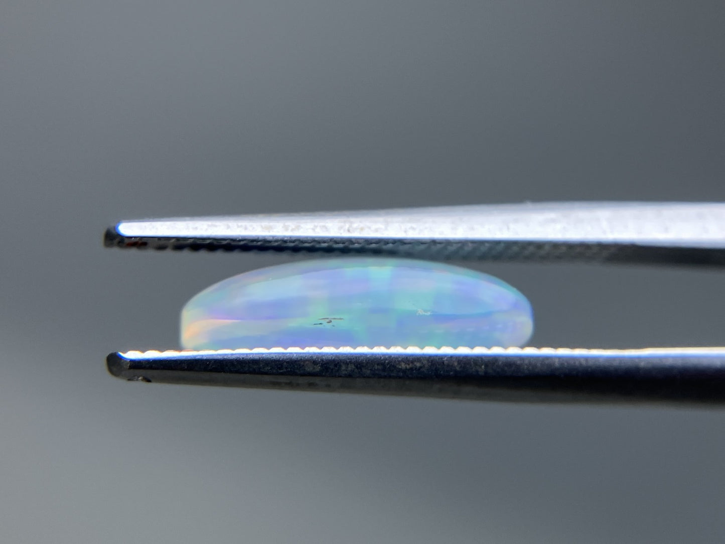 オパール 1.790ct 宝石ソーティング付き  12.6㎜×7.1㎜×3.4㎜  ルース（ 裸石 ） 3897YY