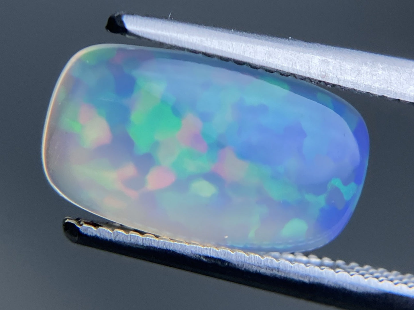 オパール 1.790ct 宝石ソーティング付き  12.6㎜×7.1㎜×3.4㎜  ルース（ 裸石 ） 3897YY