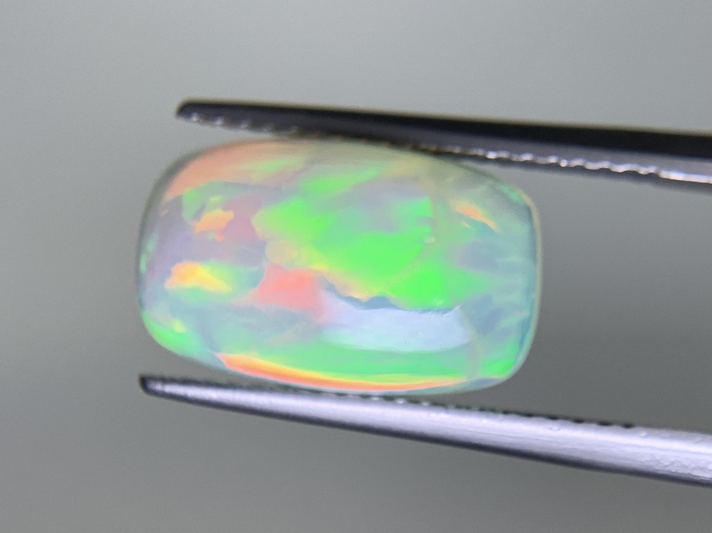 オパール 3.372ct 宝石ソーティング付き  14.2㎜×8.8㎜×4.8㎜  ルース（ 裸石 ） 3589Y