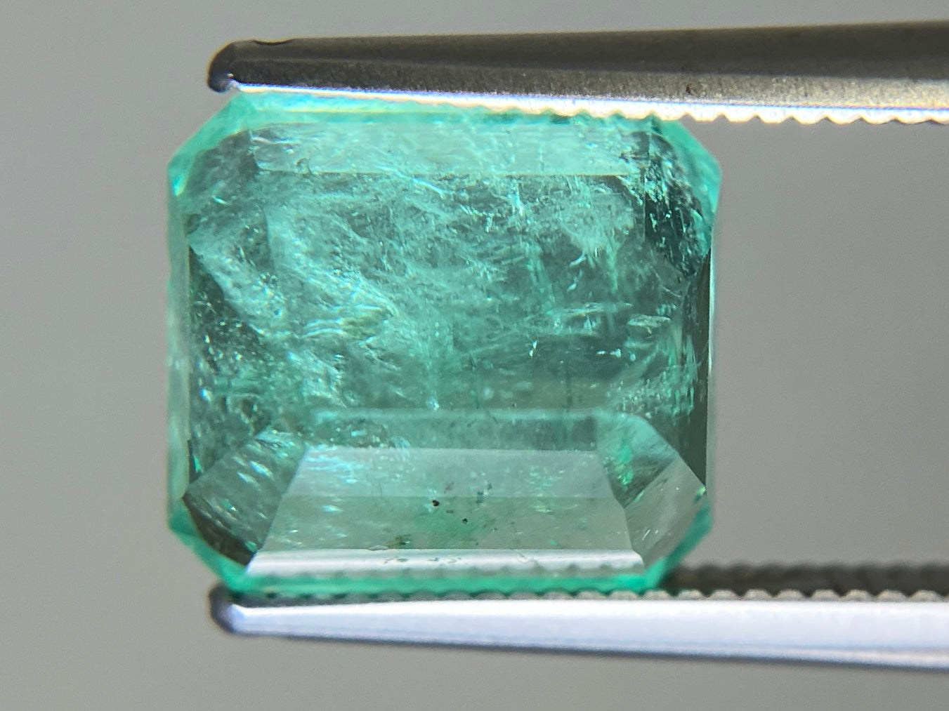 エメラルド 天然 4.591ct 宝石ソーティング付き 9.7㎜×8.9㎜×6.8㎜ ルース（ 裸石 ） 7162YY