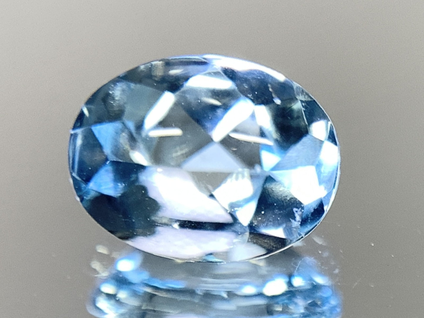 アクアマリン 天然 1.172ct 宝石ソーティング付き 7.9㎜×6.0㎜×4.2㎜ ルース（ 裸石 ） 6785Y