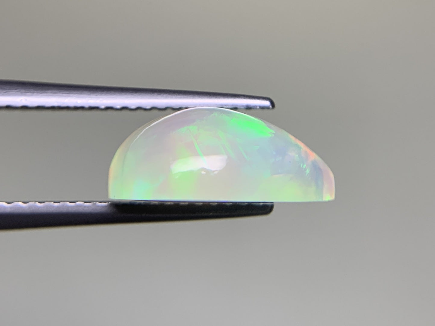 オパール 2.710ct 宝石ソーティング付き 13.0㎜×8.8㎜×5.4㎜ ルース（ 裸石 ） 3588Y