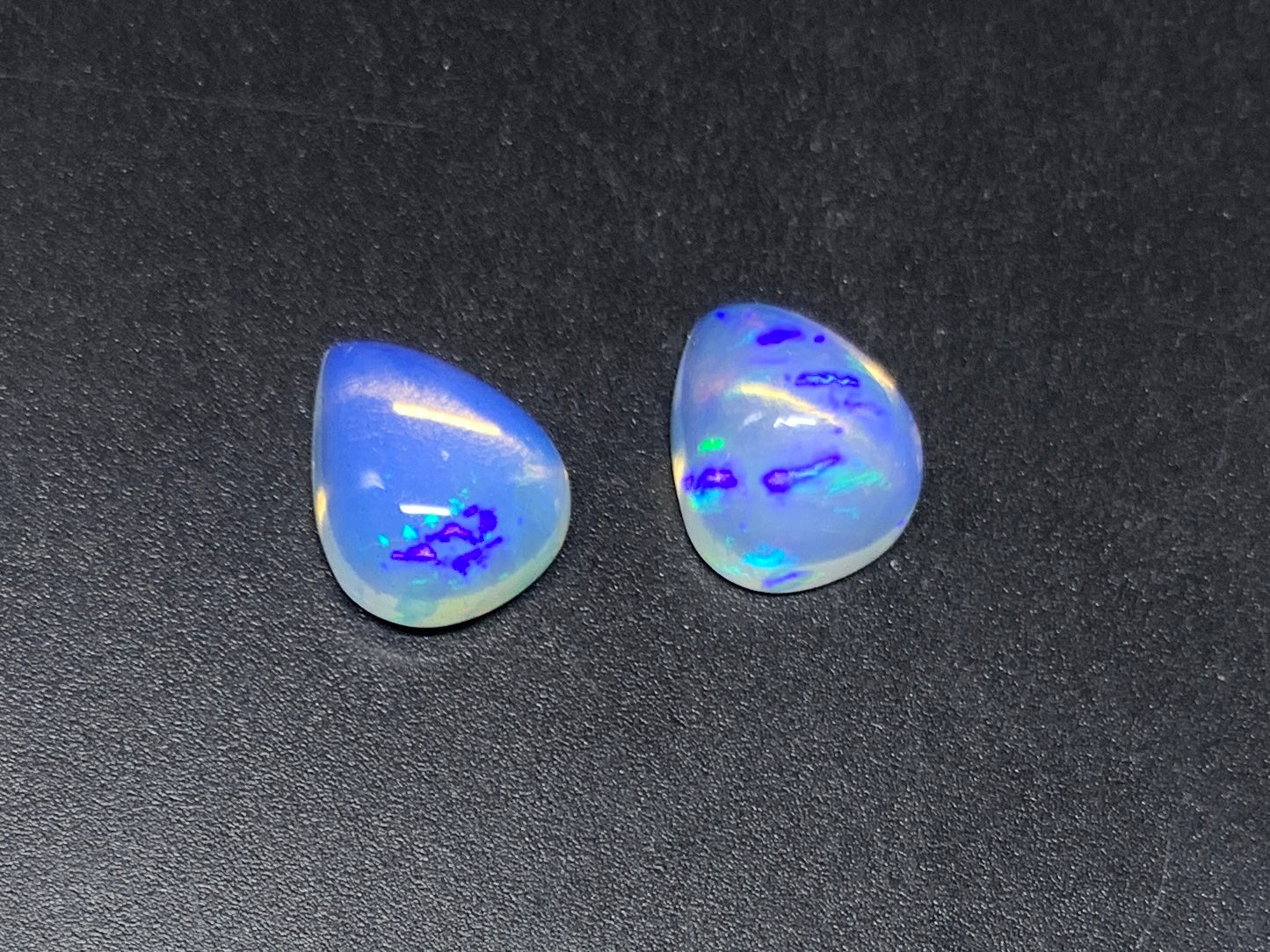オパール(ペアセット) 2.404ct/2.675ct 宝石鑑別書付き 11.1㎜×9.0㎜×5.1㎜/10.6㎜×8.6㎜×6.2㎜ 天然 ルース（ 裸石 ） 4994Y