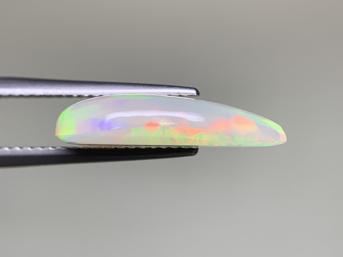 オパール 3.145ct 宝石ソーティング付き  18.0㎜×8.3㎜×4.1㎜  ルース（ 裸石 ） 3621Y