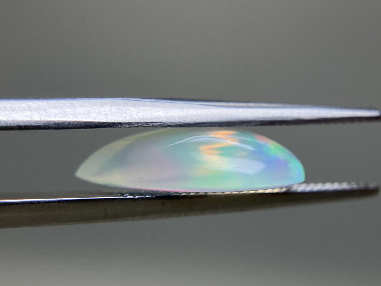 オパール 2.345ct 宝石ソーティング付き  14.9㎜×9.9㎜×3.9㎜  ルース（ 裸石 ） 4221YY