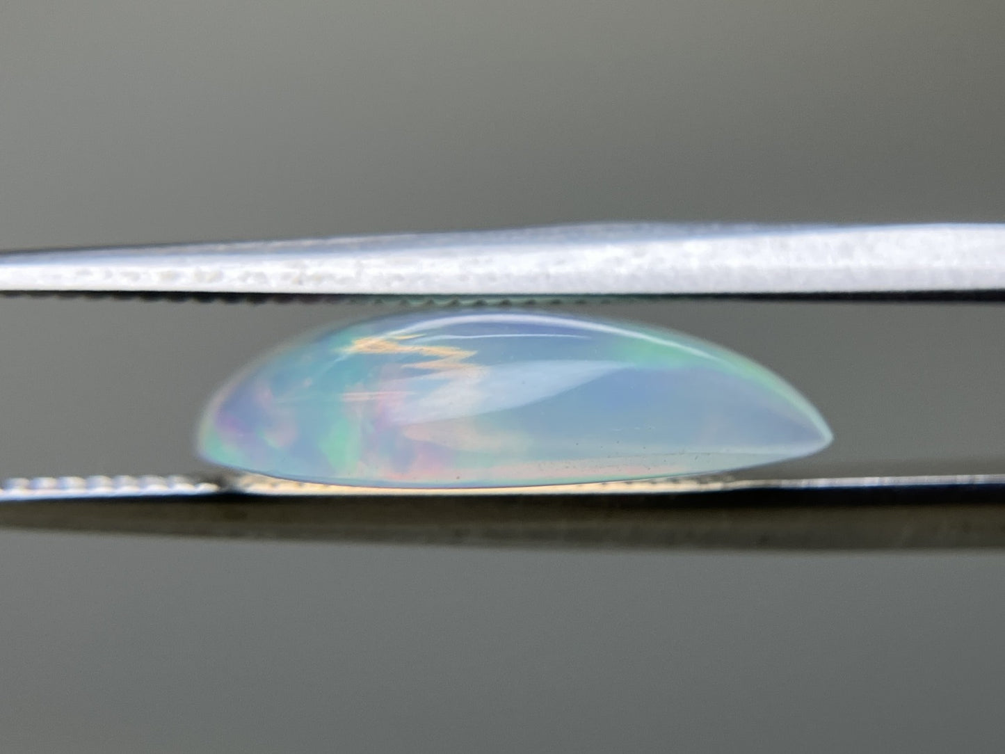 オパール 2.345ct 宝石ソーティング付き  14.9㎜×9.9㎜×3.9㎜  ルース（ 裸石 ） 4221YY
