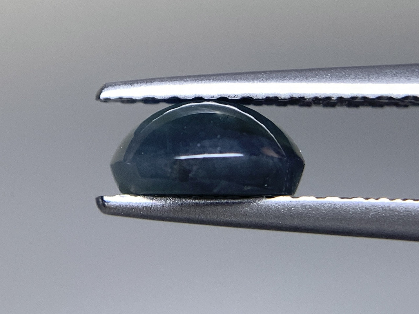 アレキサンドライトキャッツアイ  1.17ct  GIA宝石鑑別書付き  India Bluish Green changing to Grayish Purple 6.48㎜×5.84㎜×4.38㎜  ルース（ 裸石 ）   2052Y