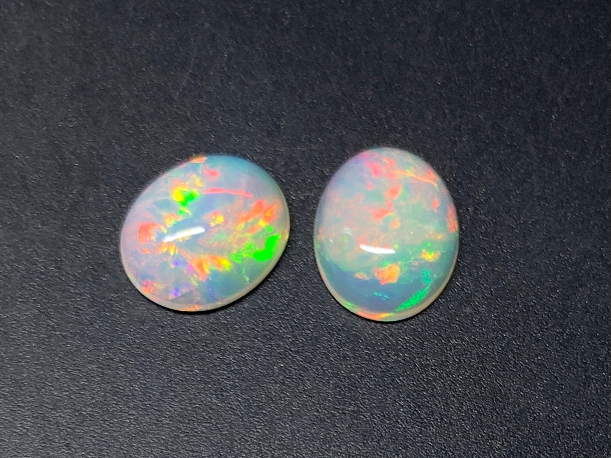 オパール(ペアセット) 2.351ct/2.644ct 宝石鑑別書付き  12.0㎜×9.9㎜×4.4㎜/12.0㎜×9.9㎜×4.4㎜ 天然 ルース（ 裸石 ） 4993Y