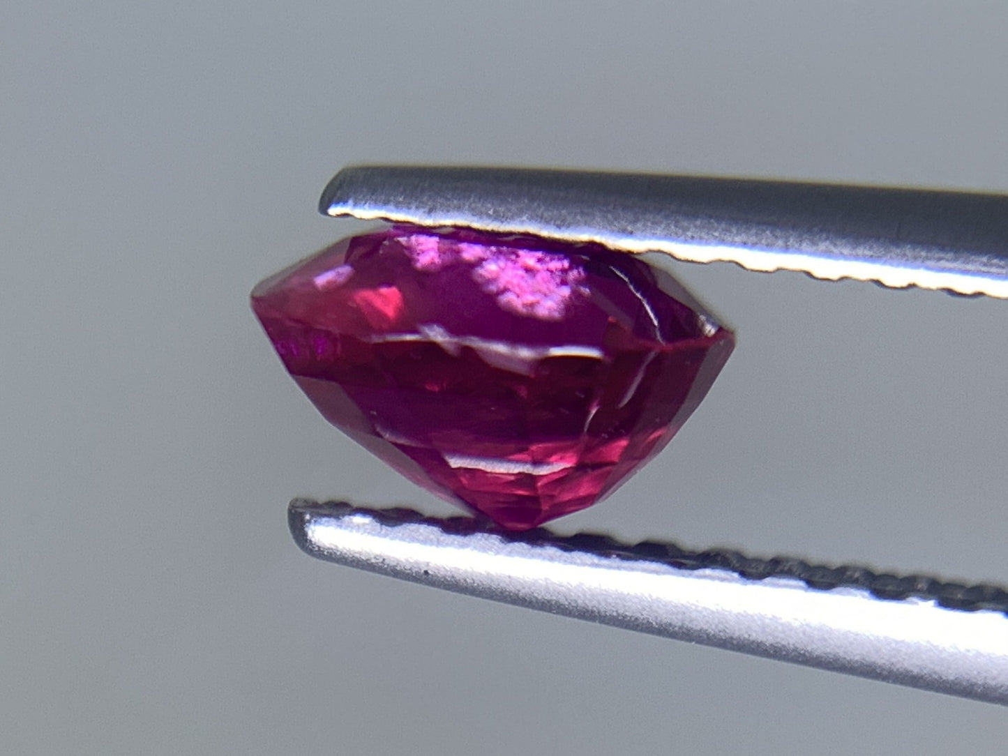 ルビー 天然  1.152ct  中央宝石ソーティング付き  6.16㎜×5.47㎜×3.81㎜  ルース（ 裸石 ） 1836Y
