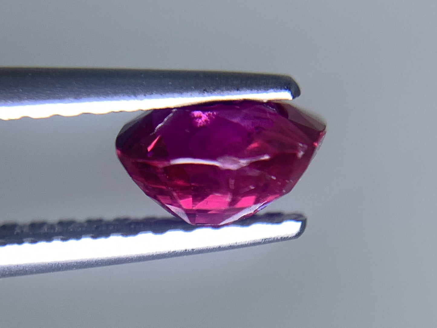 ルビー 天然  1.152ct  中央宝石ソーティング付き  6.16㎜×5.47㎜×3.81㎜  ルース（ 裸石 ） 1836Y