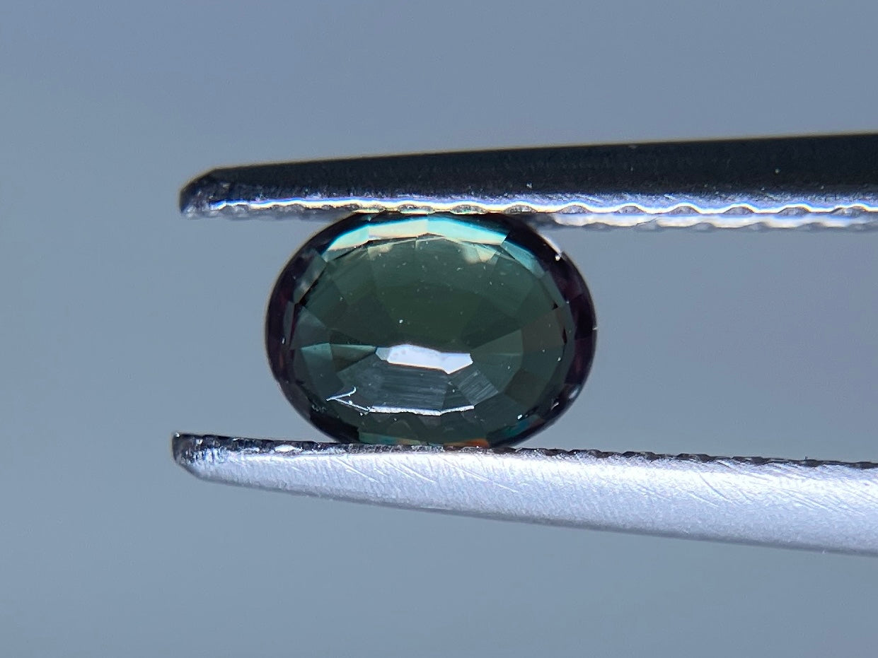 アレキサンドライト  天然   0.64ct   スリランカ産 GIA鑑別書付き   5.48㎜×4.32㎜×3.13㎜   天然 ルース（ 裸石 ）  5419S