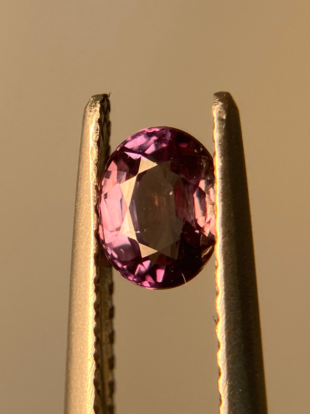 アレキサンドライト  天然   0.64ct   スリランカ産 GIA鑑別書付き   5.48㎜×4.32㎜×3.13㎜   天然 ルース（ 裸石 ）  5419S