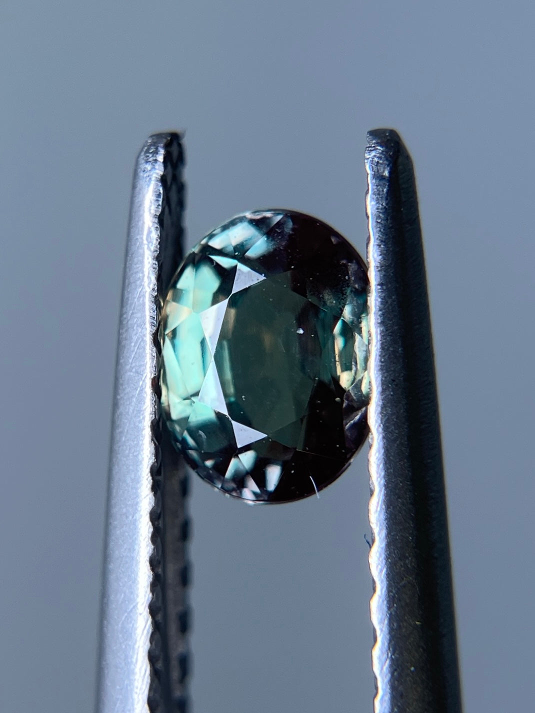 アレキサンドライト  天然   0.64ct   スリランカ産 GIA鑑別書付き   5.48㎜×4.32㎜×3.13㎜   天然 ルース（ 裸石 ）  5419S