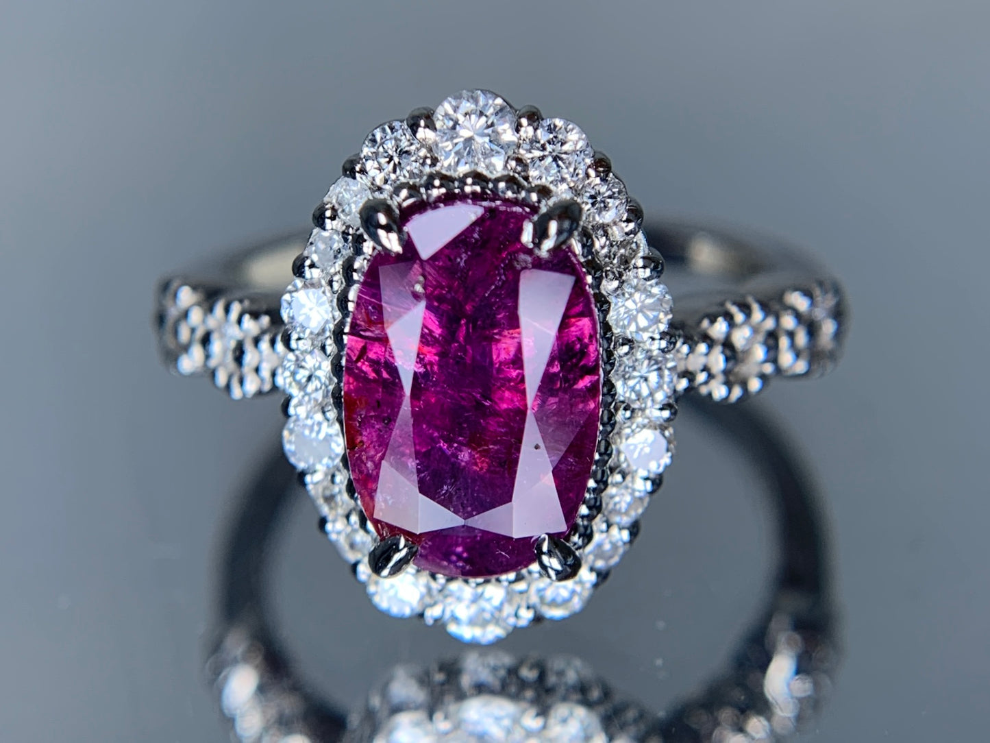 ルビー 非加熱 カシミール産 R1.96ct GIA鑑別書付き  リング（指輪） サイズ直し無料 D0.31ct  PT900 5.36g Y7288Y