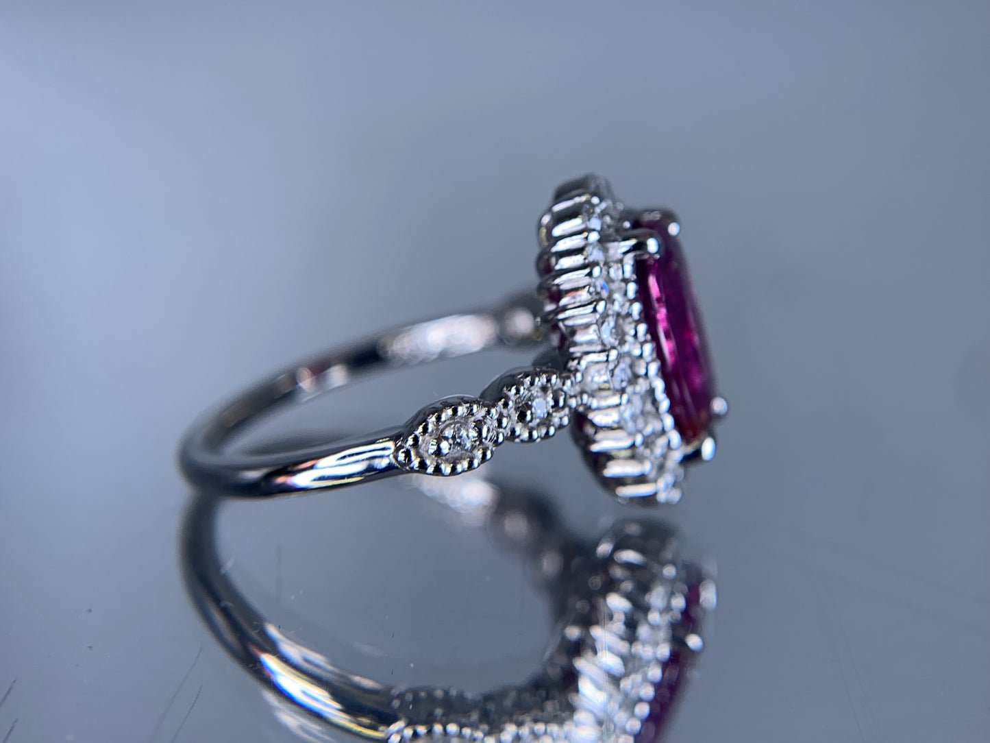 ルビー 非加熱 カシミール産 R1.96ct GIA鑑別書付き  リング（指輪） サイズ直し無料 D0.31ct  PT900 5.36g Y7288Y