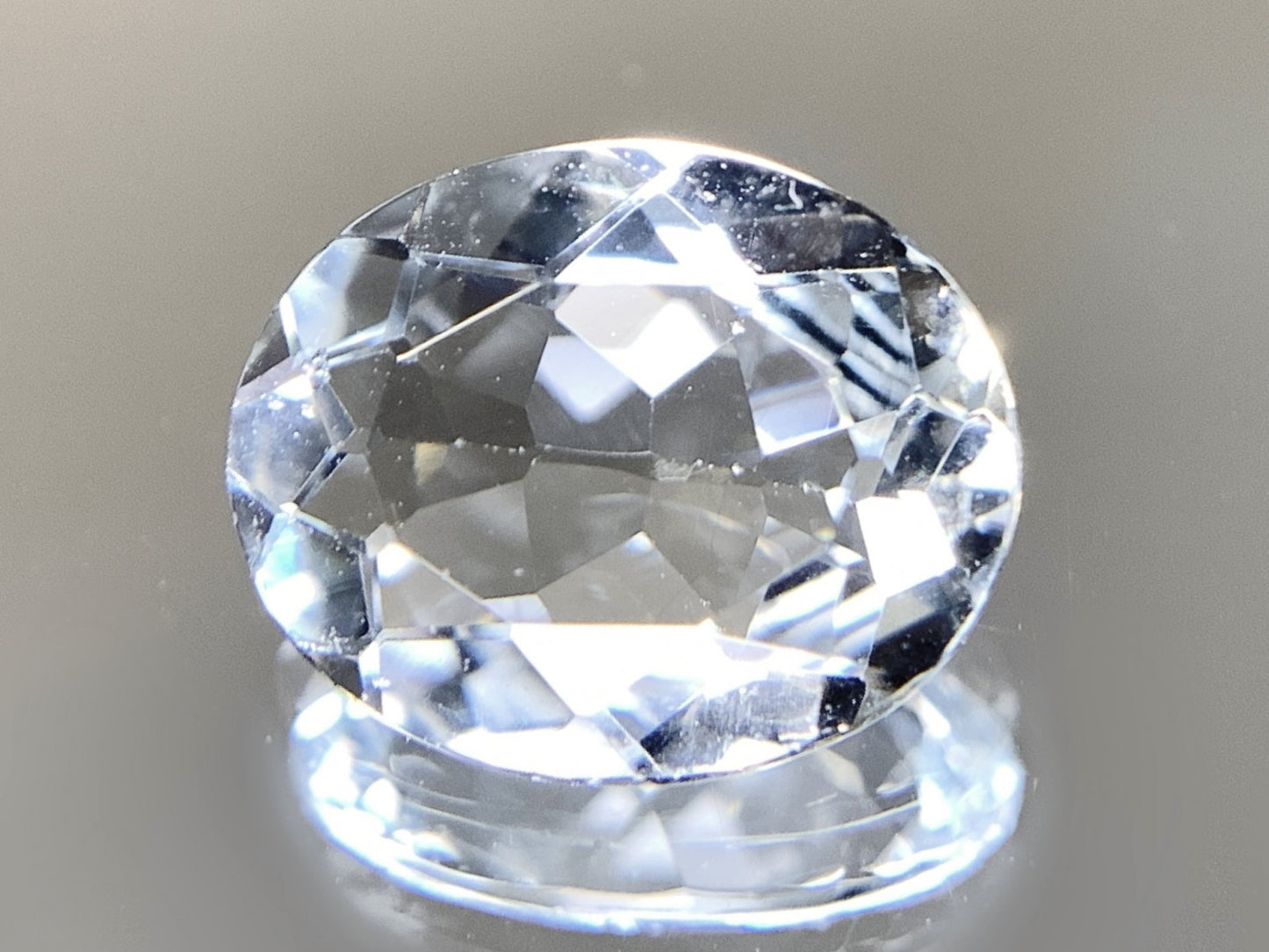アクアマリン 天然 1.964ct 宝石ソーティング付き 10.0㎜×8.0㎜×4.0㎜ ルース（ 裸石 ） 6784Y