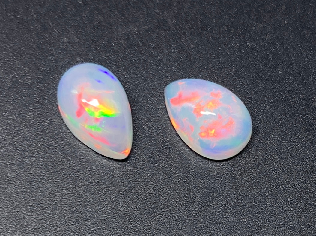 オパール(ペアセット) 2.287ct/2.881ct 宝石鑑別書付き  11.8㎜×7.9㎜×5.6㎜/11.8㎜×7.8㎜×6.1㎜ 天然 ルース（ 裸石 ） 4995Y
