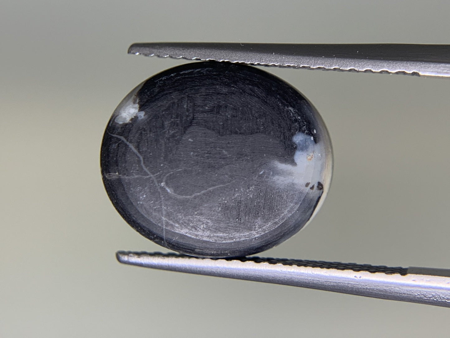 ブラックオパール 4.573ct  宝石ソーティング付き  13.5㎜×11.4㎜×4.2㎜  ルース（ 裸石 ） 3160Y