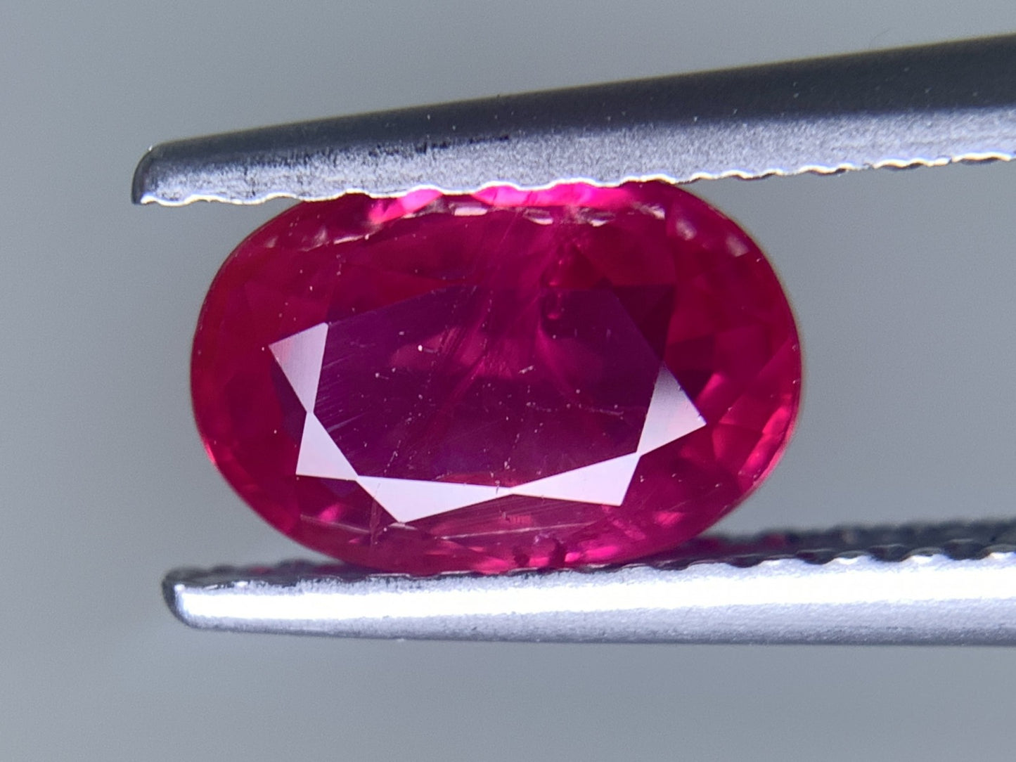 ルビー 天然  1.179ct  中央宝石ソーティング付き  7.39㎜×5.02㎜×3.12㎜  ルース（ 裸石 ） 5839Y