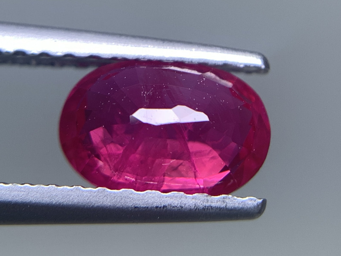 ルビー 天然  1.179ct  中央宝石ソーティング付き  7.39㎜×5.02㎜×3.12㎜  ルース（ 裸石 ） 5839Y