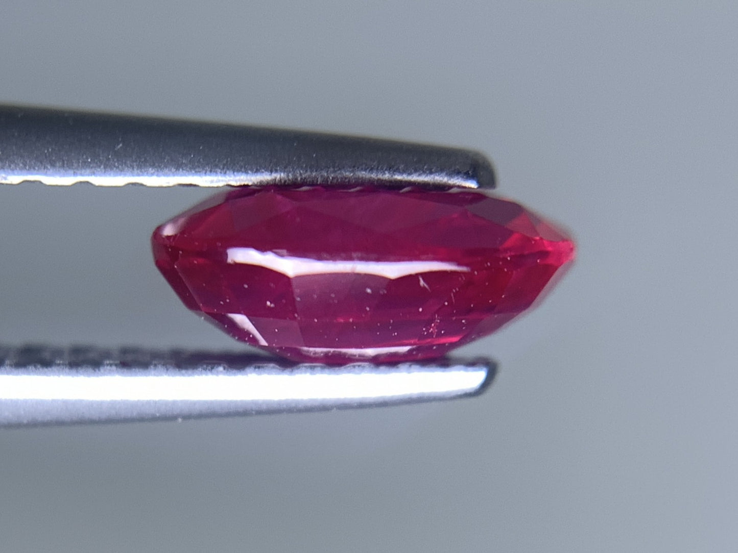 ルビー 天然  1.179ct  中央宝石ソーティング付き  7.39㎜×5.02㎜×3.12㎜  ルース（ 裸石 ） 5839Y