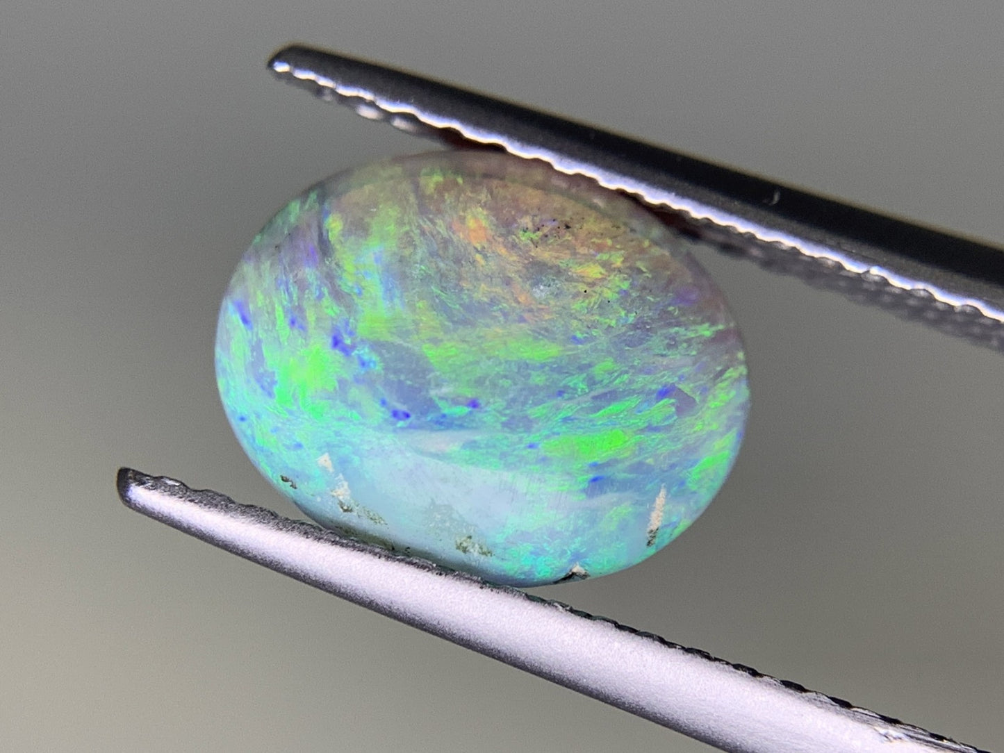 ブラックオパール 1.661ct  宝石ソーティング付き  9.8㎜×7.8㎜×3.7㎜  ルース（ 裸石 ） 2302Y