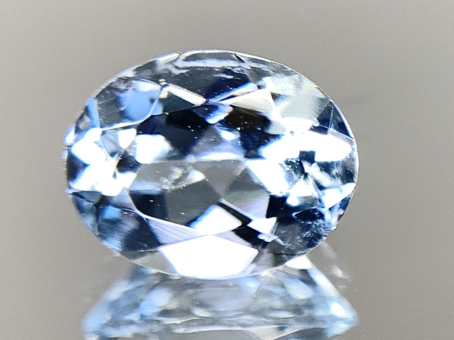 アクアマリン 天然 1.560ct 宝石ソーティング付き 8.8㎜×7.0㎜×4.6㎜ ルース（ 裸石 ） 6783Y