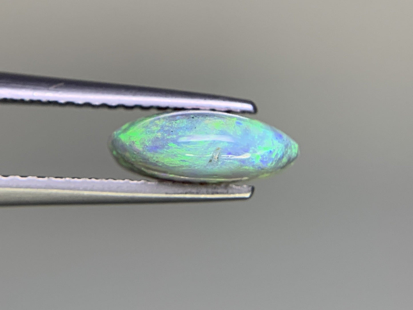 ブラックオパール 1.661ct  宝石ソーティング付き  9.8㎜×7.8㎜×3.7㎜  ルース（ 裸石 ） 2302Y