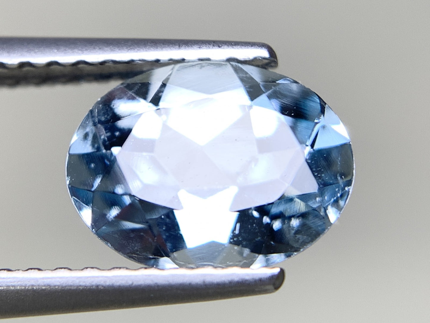 アクアマリン 天然 1.560ct 宝石ソーティング付き 8.8㎜×7.0㎜×4.6㎜ ルース（ 裸石 ） 6783Y