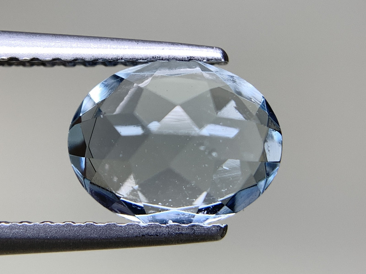アクアマリン 天然 1.560ct 宝石ソーティング付き 8.8㎜×7.0㎜×4.6㎜ ルース（ 裸石 ） 6783Y