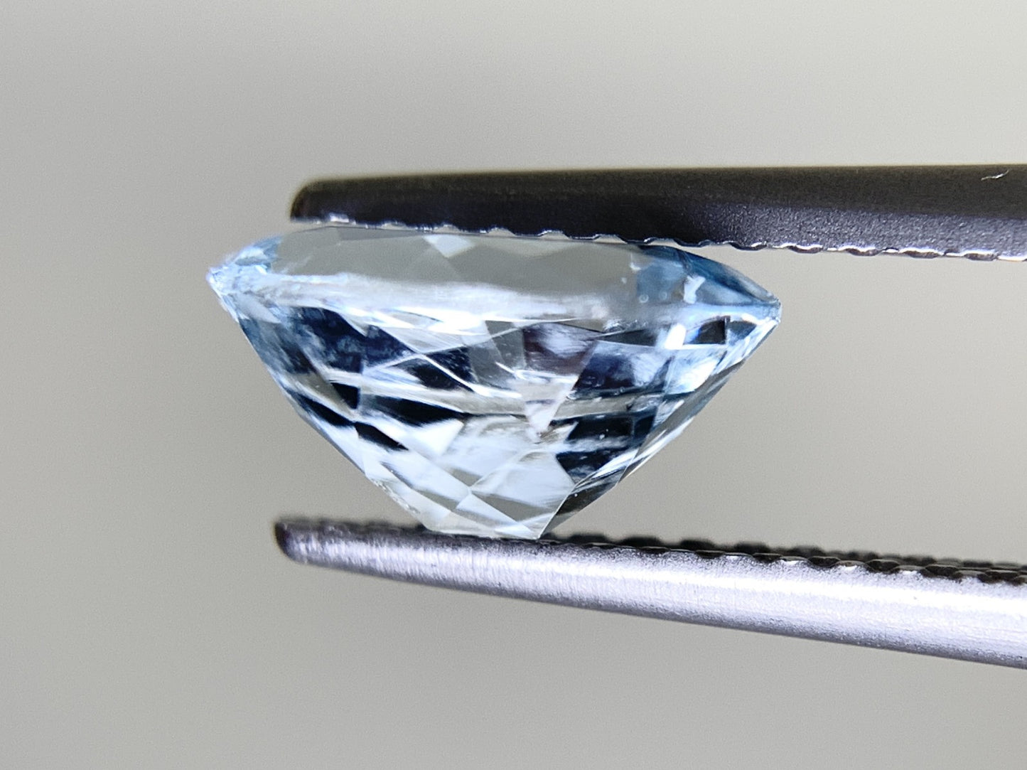 アクアマリン 天然 1.560ct 宝石ソーティング付き 8.8㎜×7.0㎜×4.6㎜ ルース（ 裸石 ） 6783Y