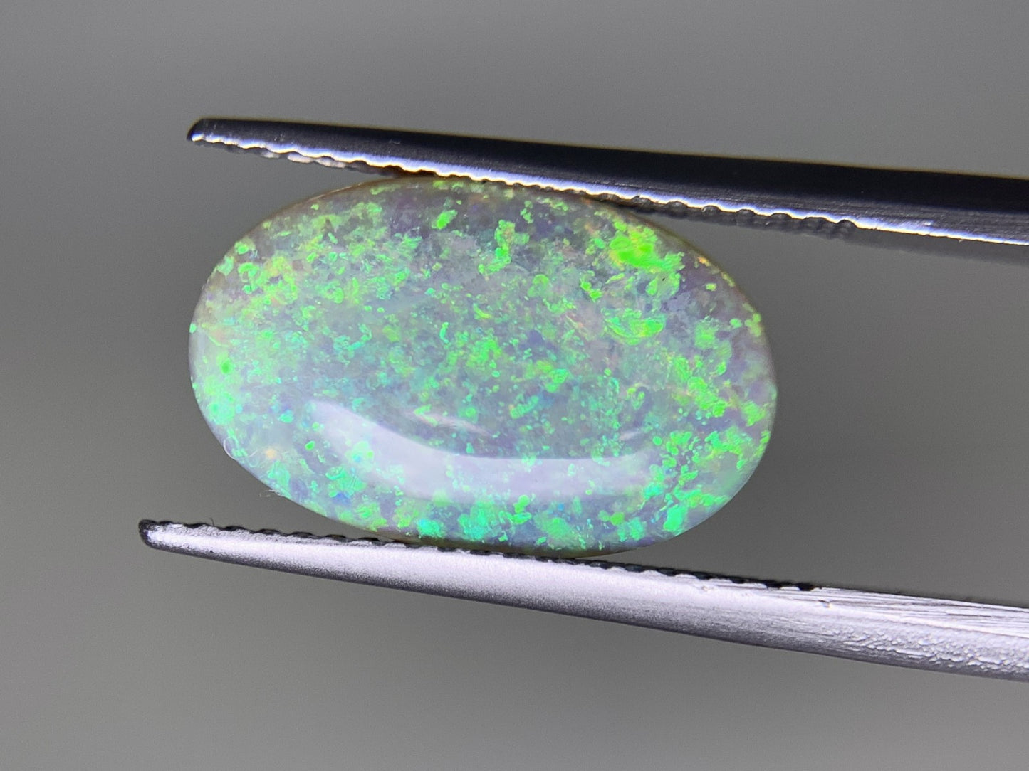 ブラックオパール 3.631ct  宝石ソーティング付き  14.9㎜×9.4㎜×4.3㎜  ルース（ 裸石 ） 1901Y