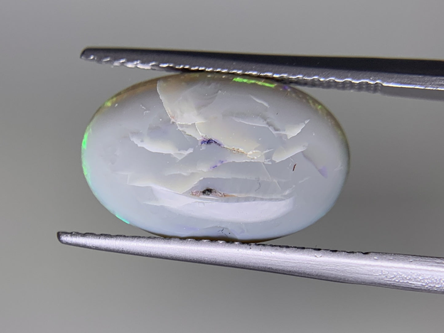 ブラックオパール 3.631ct  宝石ソーティング付き  14.9㎜×9.4㎜×4.3㎜  ルース（ 裸石 ） 1901Y