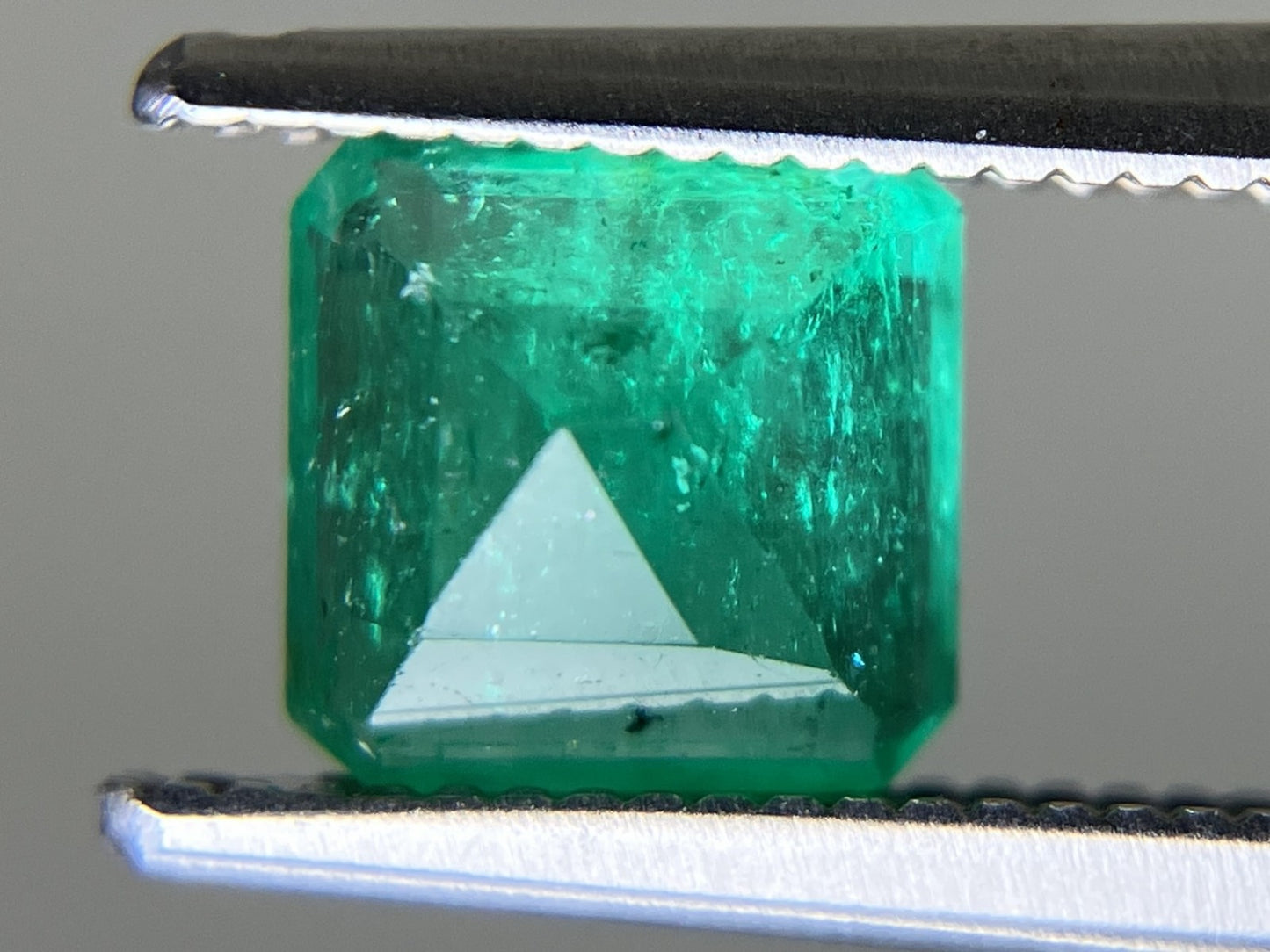 エメラルド 天然 1.092ct 中央宝石ソーティング付き 6.14㎜×6.03㎜×4.07㎜ ルース（ 裸石 ） 7081YY