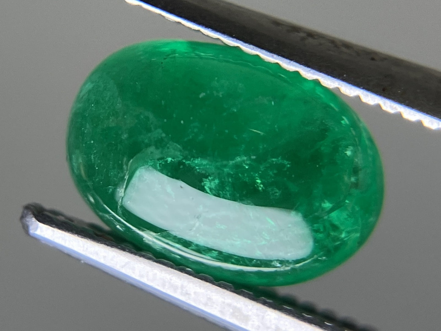 エメラルド 2.186ct 宝石ソーティング付き  9.2㎜×6.1㎜×4.3㎜  ルース（ 裸石 ） 4187YY
