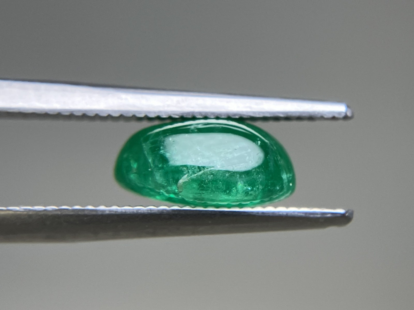 エメラルド 2.186ct 宝石ソーティング付き  9.2㎜×6.1㎜×4.3㎜  ルース（ 裸石 ） 4187YY